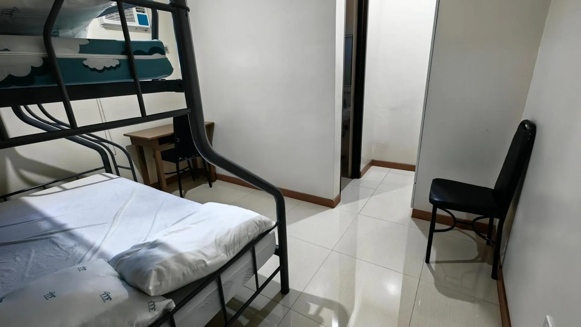 Hostel Dormitory Near Sm And S And R Davao Stadt