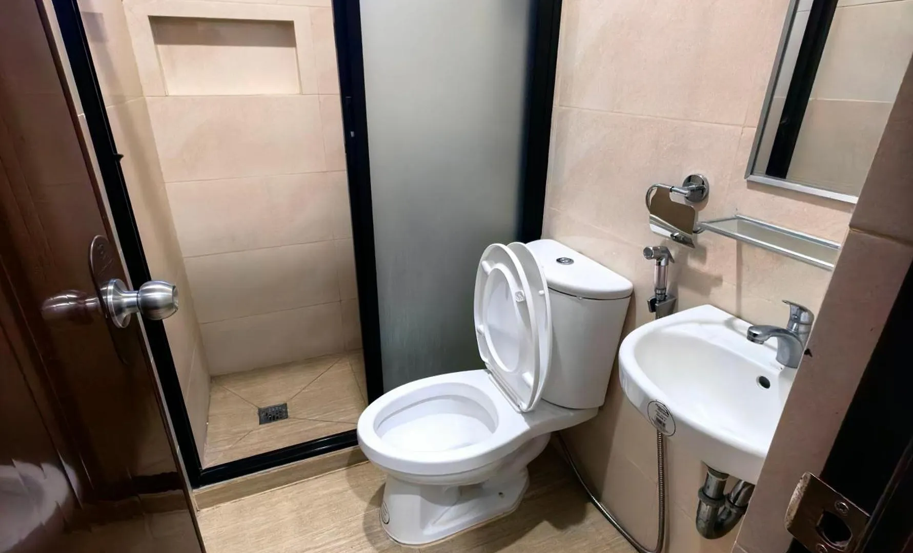 Hostel Dormitory Near Sm And S And R Davao Stadt Philippinen